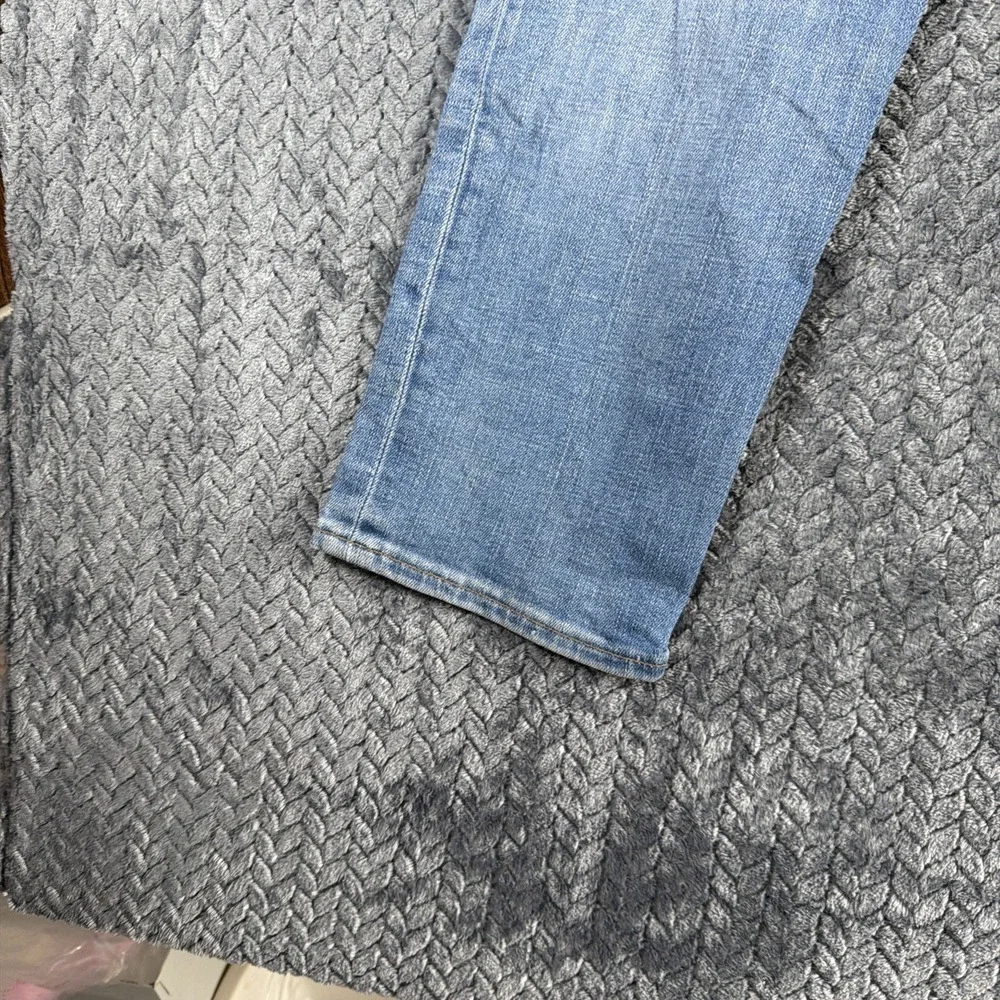 Levis return reach note